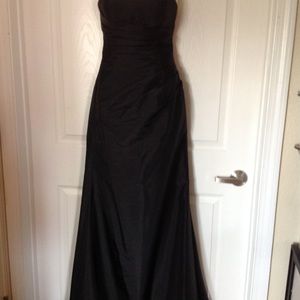 Ladies black formal dress strapless dress.